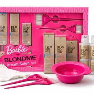 Barbie BlondMe Salon Set with Pink Accessories